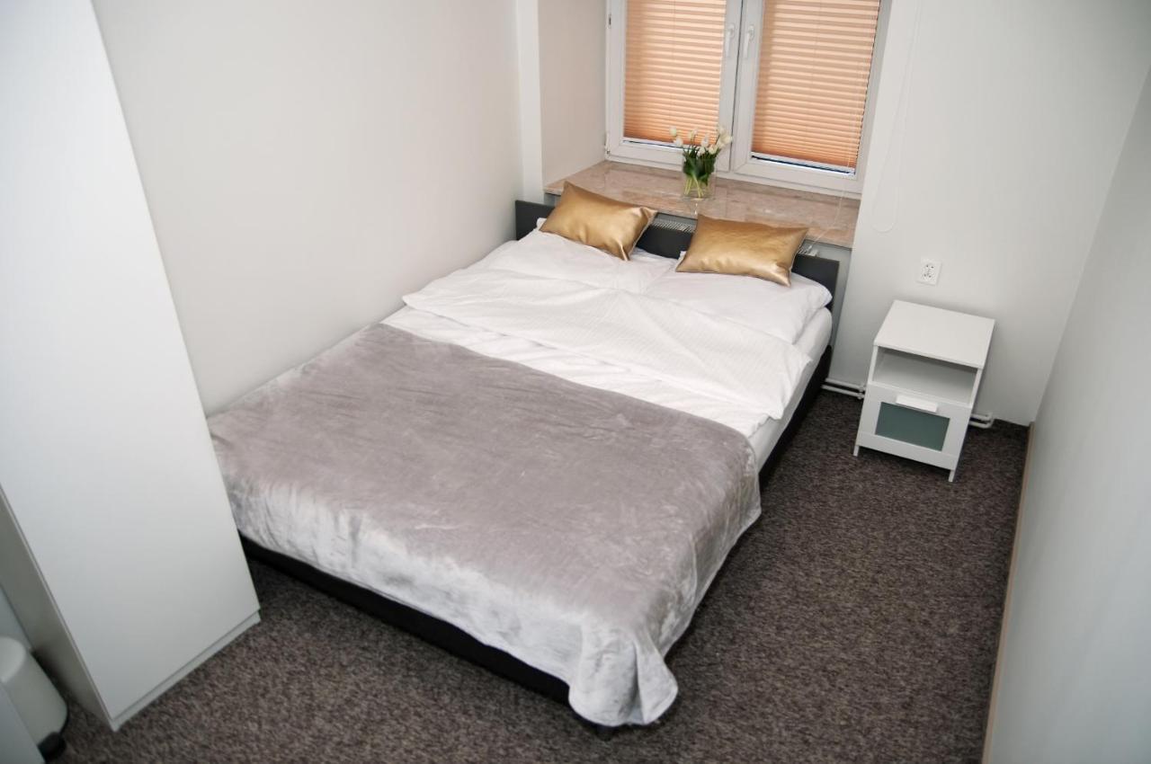 Rodmos Hostel ลูบลิน ภายนอก รูปภาพ